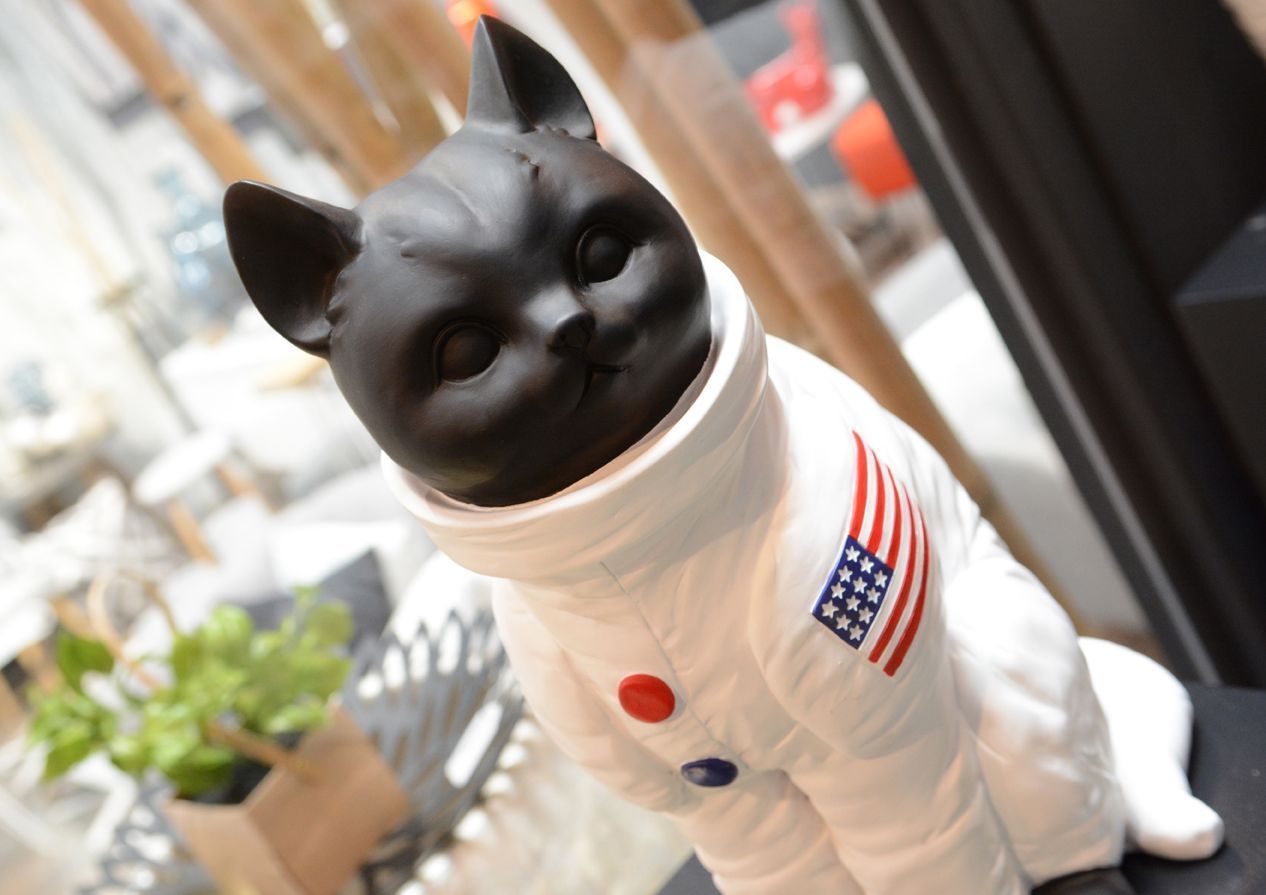 Statuette chat cosmonaute