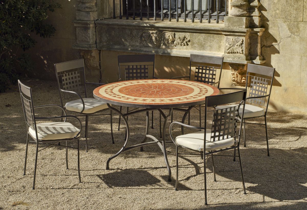 Table de jardin ronde et fauteuils lorny vigo Table de jardin ronde et fauteuils Lorny Vigo