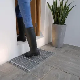 Grille gratte pieds en acier galvanisé