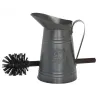 Broc avec brosse de toilette