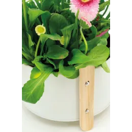 Cache-pot en métal laqué et bois