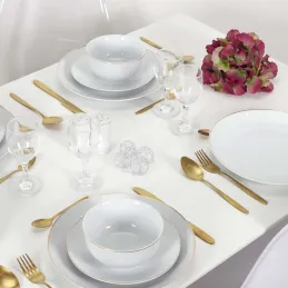 Assiette en porcelaine avec liseré doré