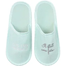 Porte chaussons invités avec 4 paires de chaussons Family