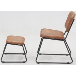 Fauteuil et repose-pieds en cuir  de buffle pleine fleur