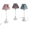 Lampe en bois et coton à pois