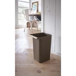 Poubelle en polypropylène et poignée en bois Como