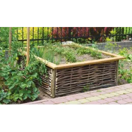 Potager carré en noisetier et pin