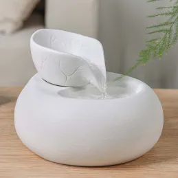 Fontaine design épurée en céramique Toby
