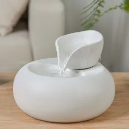 Fontaine design épurée en céramique Toby