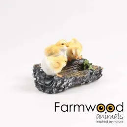 Poussins sur branche en résine 22.5 x 15 x 11 cm