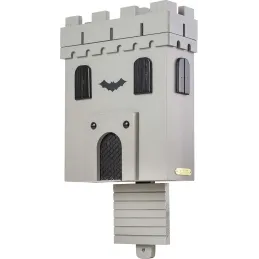 Abri château à chauve-souris en bois
