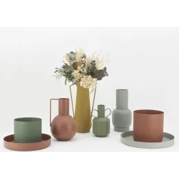 Vase en métal 