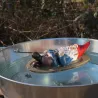 Nain de jardin en résine balade sur l'eau