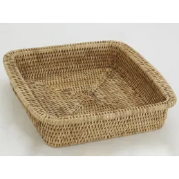 Ensemble plat à gratin et support en rotin