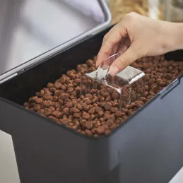 Boite à croquettes en plastique avec verre doseur Pet