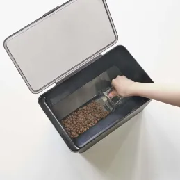 Boite à croquettes en plastique avec verre doseur Pet