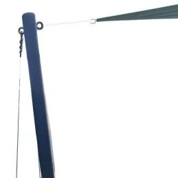 Mat de fixation incliné pour voile d'ombrage