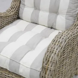 Fauteuil en poellet gris + coussin rayé