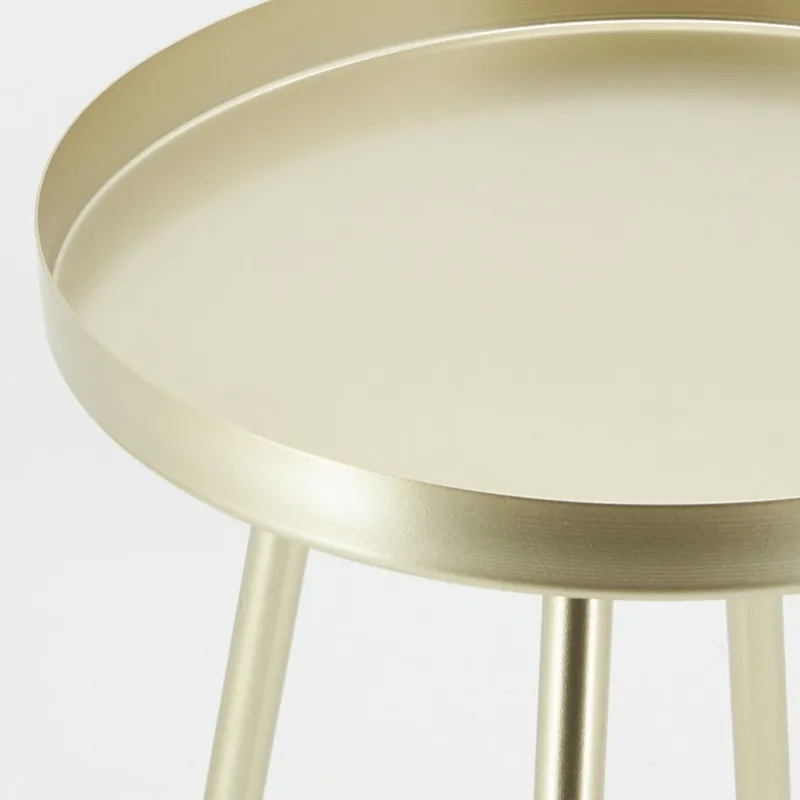 Table basse en métal