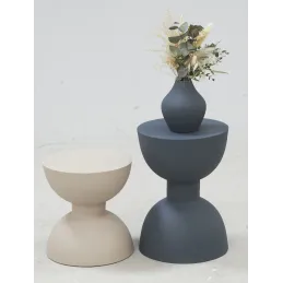 Table d'appoint ronde en métal Sablier
