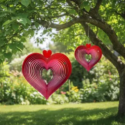 Mobile à vent coeur rouge