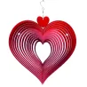 Mobile à vent coeur rouge