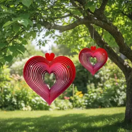 Mobile à vent coeur rouge
