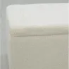 Coffre en bois et bouclettes blanc