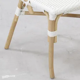 Chaise d'extérieur en rotin et résine