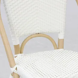 Chaise d'extérieur en rotin et résine