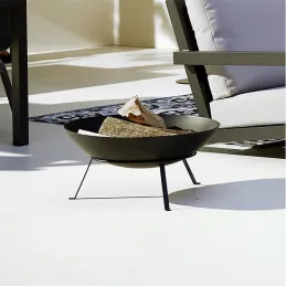 Brasero rond en métal sur pied