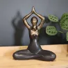 Statuette yoga en céramique Zoya