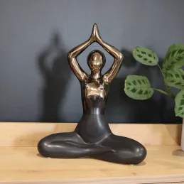Statuette yoga en céramique Zoya