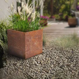Jardinière en acier corten rouille