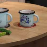 Tasse en émail coloré Décors