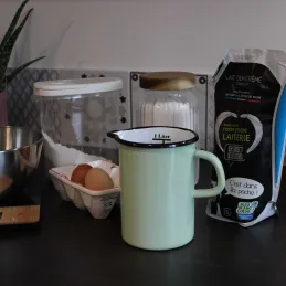 Pichet gradué en émail 1 litre