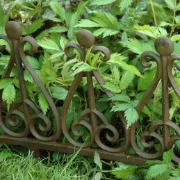 Bordurette en fonte à planter Charme
