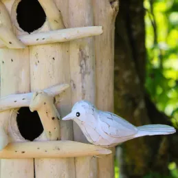 Nichoir hôtel en bois d'albésia à suspendre