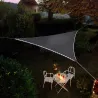 Voile d'ombrage triangulaire avec leds solaires intégrées Night and day