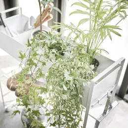 Etagère à chaussures en métal avec roulettes Tower