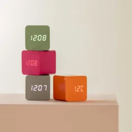 Réveil carré LED en MDF Spry