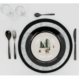 Vaisselle en porcelaine décor Cerf et Sapin, style fait main