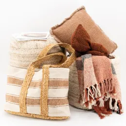 Coussin en coton recyclé à franges