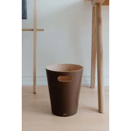 Corbeille en bois avec poignées de transport
