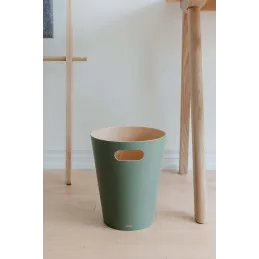 Corbeille en bois avec poignées de transport