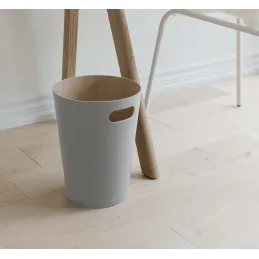 Corbeille en bois avec poignées de transport