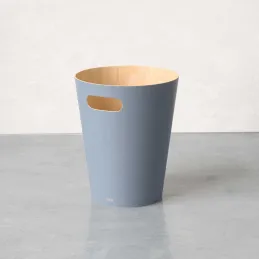 Corbeille en bois avec poignées de transport