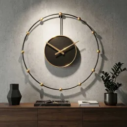 Horloge murale en métal Pearl 61 x 4.5 cm