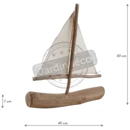 Bateau en bois flotté