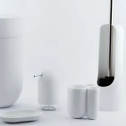 Gobelet avec porte brosse à dents